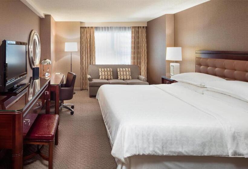キングサイズベッドのスタンダードルーム, Sheraton Cavalier Calgary