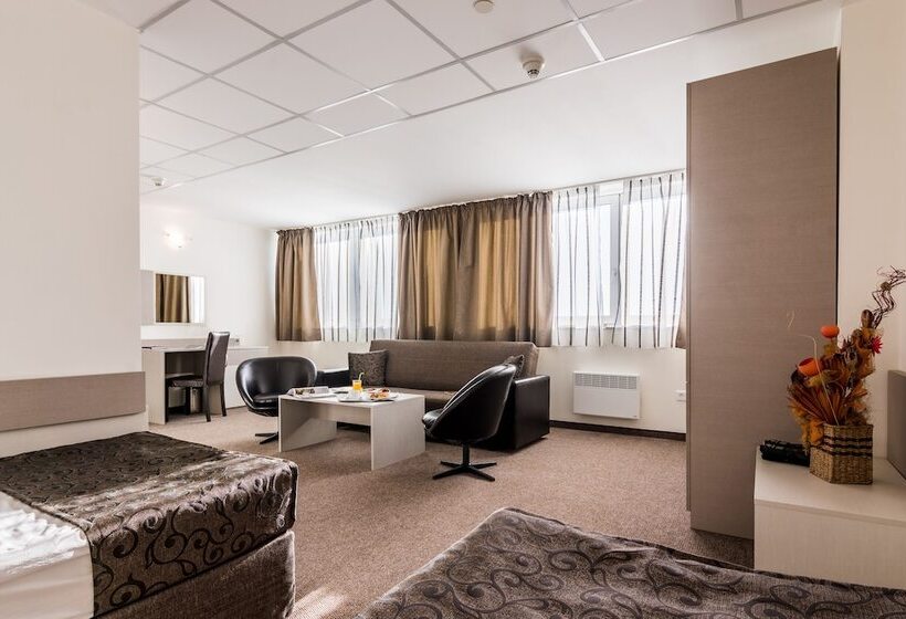 Полулюкс, Park Hotel Moskva