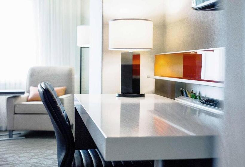 اتاق استاندارد با تخت بزرگ, Delta Hotels By Marriott Quebec
