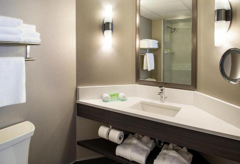 标准间, Saskatoon Inn & Conference Centre