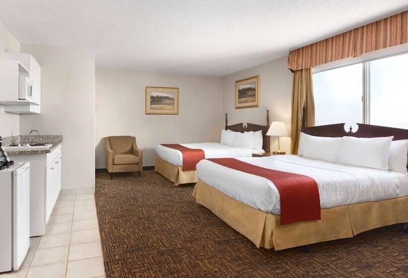Люкс, Travelodge By Wyndham North Battleford