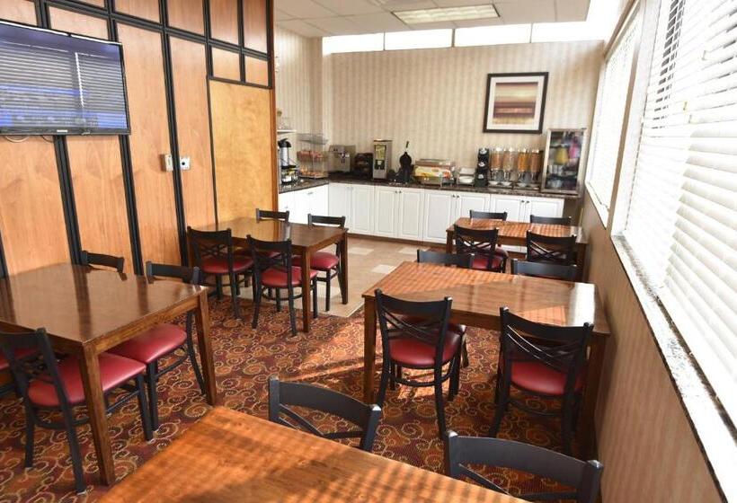 Стандартный Номер Кровать Кинг, Travelodge By Wyndham North Battleford