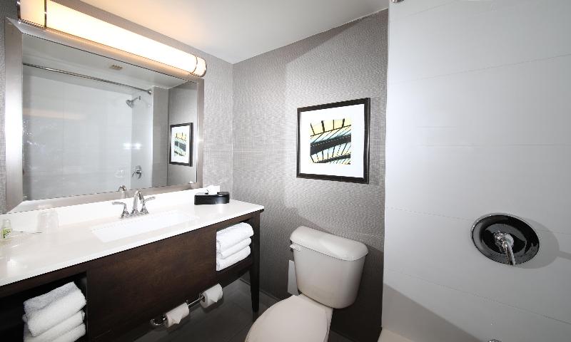 스탠다드 룸 킹사이즈 침대, Holiday Inn Hotel Peterborough Waterfront, An Ihg