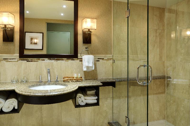 스위트 킹사이즈 침대, Holiday Inn Hotel Peterborough Waterfront, An Ihg