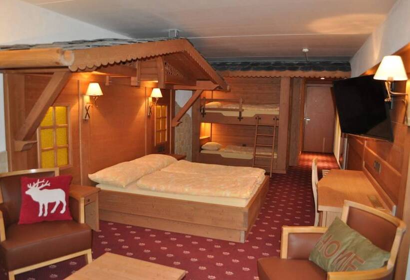 1 Sovrums Stuga, Central Residence