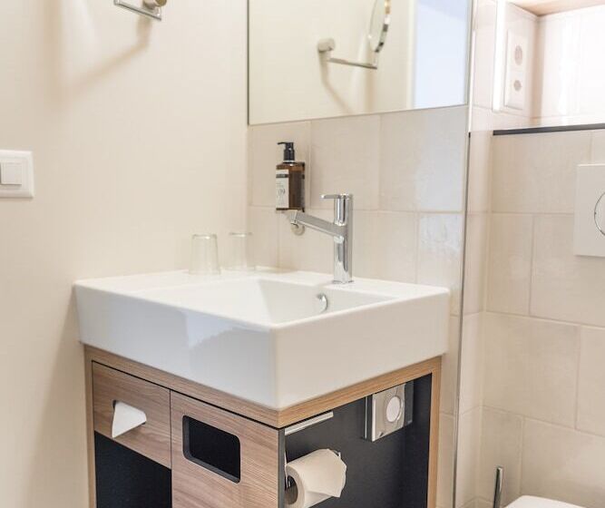 Полулюкс Вид на Озеро, Seehotel Kastanienbaum