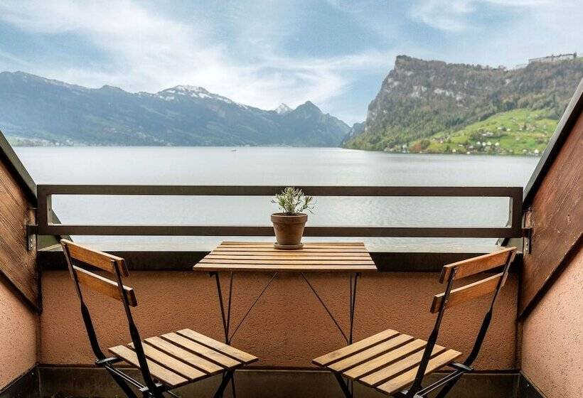 带河湖景观的轻年套房, Seehotel Kastanienbaum