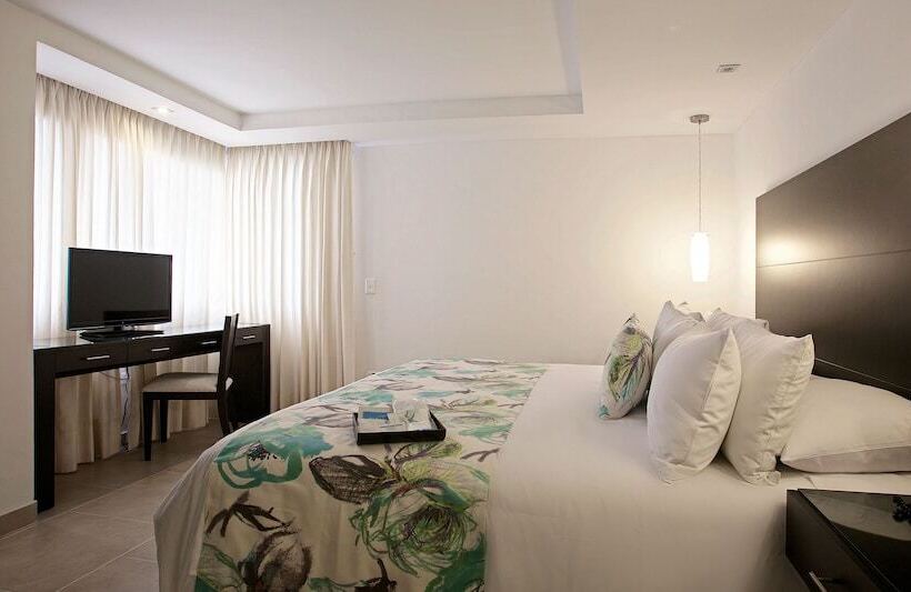 سوئیت خانواده 2 خوابه, Capilla Del Mar