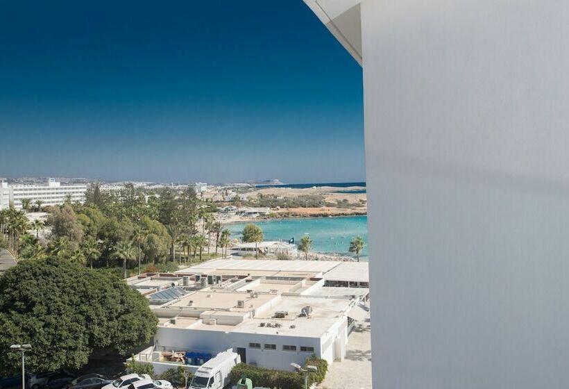 Номер Deluxe Вид на Море Боковой, Vassos Nissi Plage Hotel & Spa