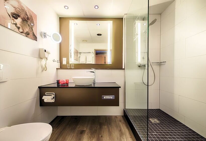 Номер Комфорт, Leonardo Hotel Mannheim City Center