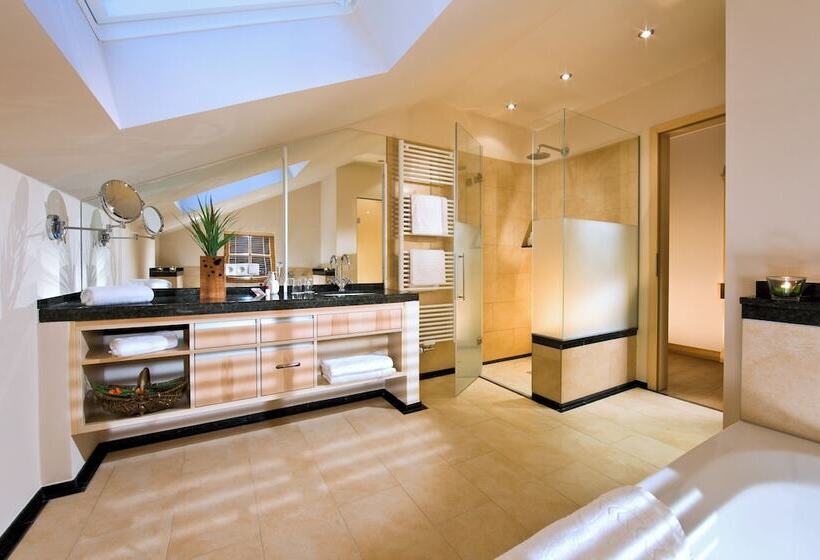 Люкс, Berghotel Rehlegg