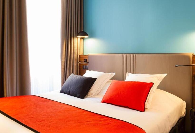 جناح جونيور, Hostellerie Du Chapeau Rouge
