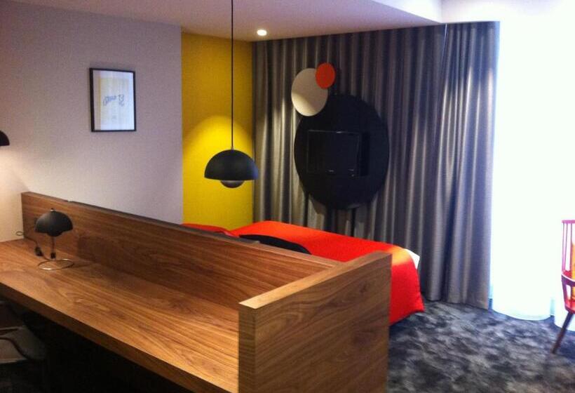 Семейный Номер, Hostellerie Du Chapeau Rouge