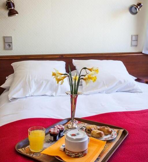 Номер Стандарт Трехместный, Hôtel Beauséjour