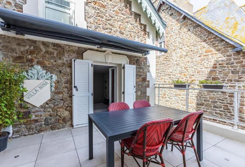 Standard Triple Room with Terrace, Kyriad Saint Malo Centre Plage