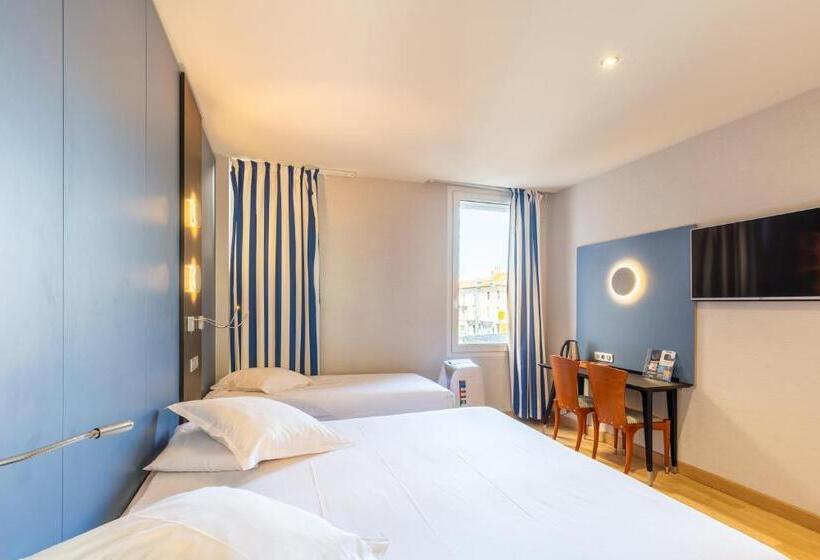 Четырехместный Номер Стандарт, Kyriad Saint Malo Centre Plage