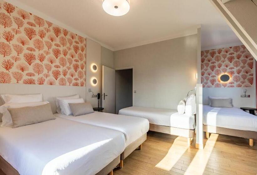 Pokój Czteroosobowy Standard, Kyriad Saint Malo Centre Plage