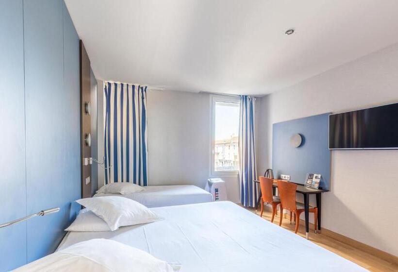 Pokój Czteroosobowy Standard, Kyriad Saint Malo Centre Plage