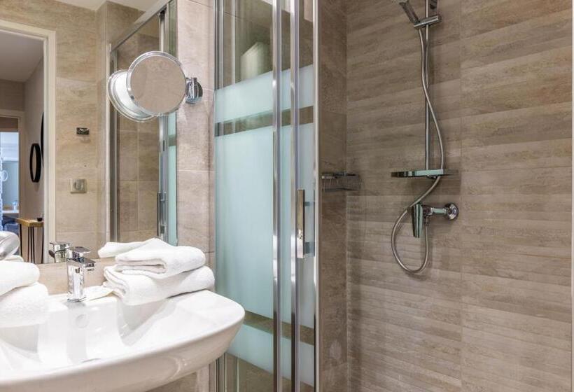 Apartament 1 Sypialnia Widok Morze, Kyriad Saint Malo Centre Plage