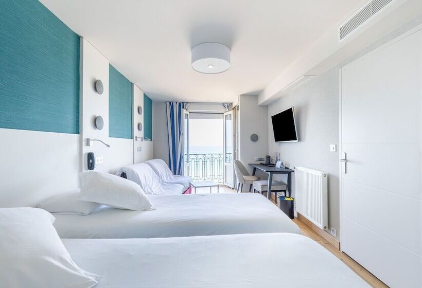Pokój Czteroosobowy Standard Widok Morze, Kyriad Saint Malo Centre Plage