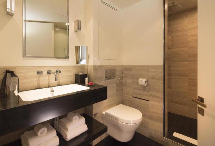 سوییت جونیور, Marignan Champs Elysees
