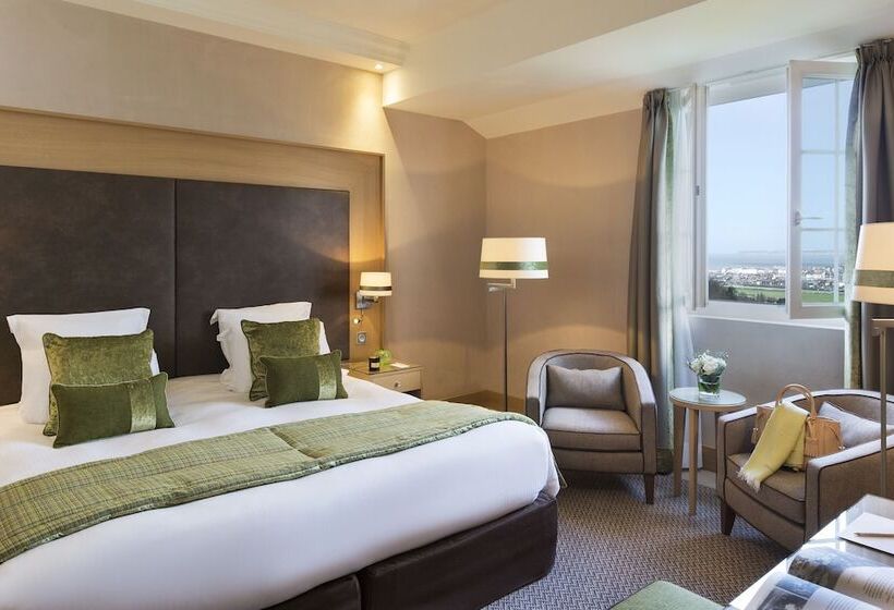 Номер Superior Вид на Море, Hôtel Barrière L Hôtel Du Golf