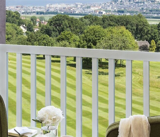 Номер Executive Вид на Море, Hôtel Barrière L Hôtel Du Golf