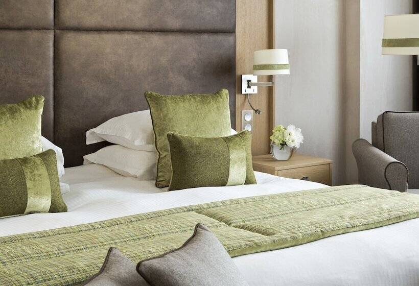 Полулюкс Одноместный с Террасой, Hôtel Barrière L Hôtel Du Golf