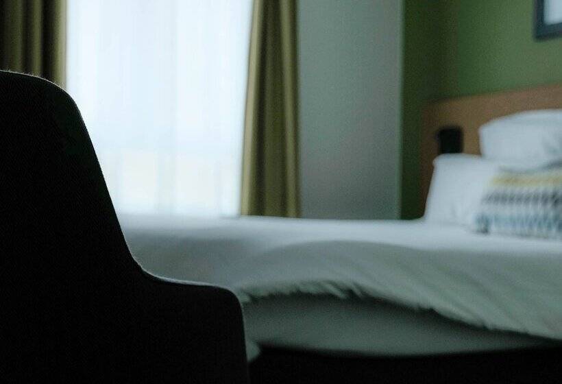 اتاق راحتی, Logis Hôtel De L Europe
