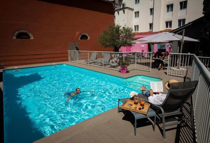 스탠다드 트리플 룸, Logis Hotels Grand Hotel D Orléans