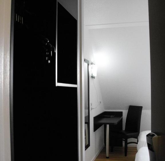 Номер Стандарт Трехместный, Hôtel D Alsace