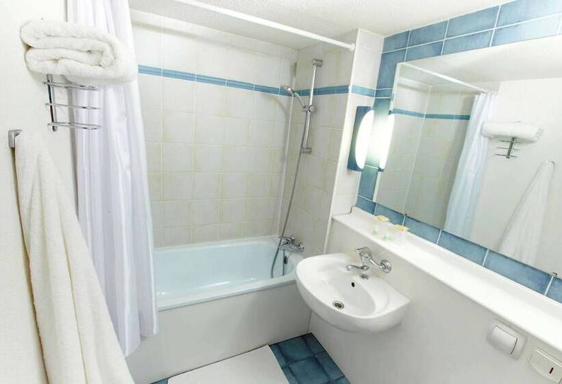Номер Стандарт, Kyriad Direct Le Bourget Gonesse