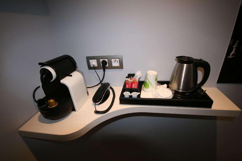 Standart Oda, Kyriad Paris 12 Nation