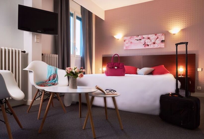 Четырехместный Номер Стандарт, Logis Hotels Grand Hotel D Orléans