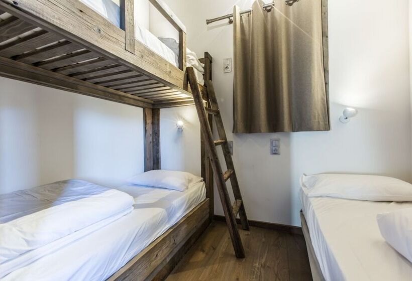 سوییت خانوادگی, Chalet Hotel Crychar