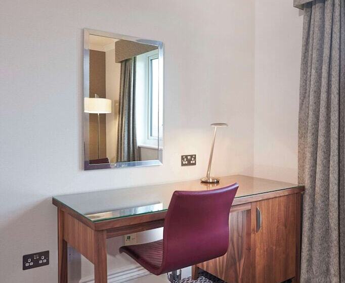 스탠다드 룸 더블 침대 2개, Doubletree By Hilton  Bristol North