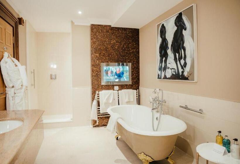 Полулюкс, Pennyhill Park Hotel And Spa