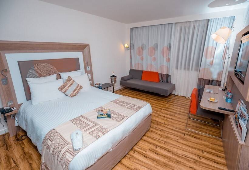 Номер Superior, Accra City