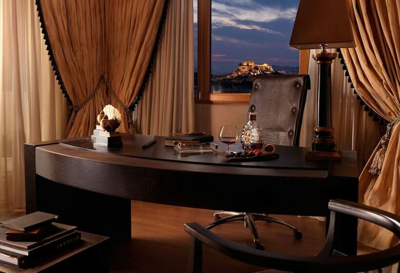 Suite Prezidențial, Divani Caravel