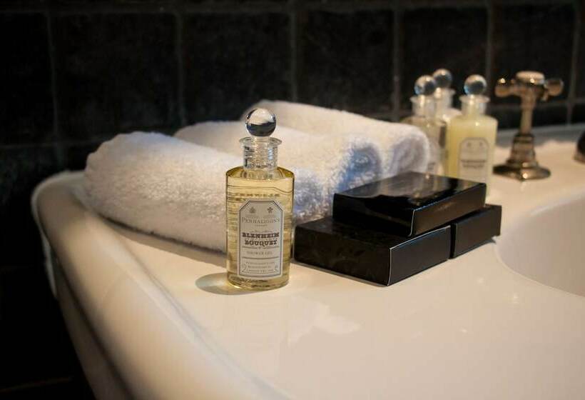 Номер Superior, The Gore London   Starhotels Collezione