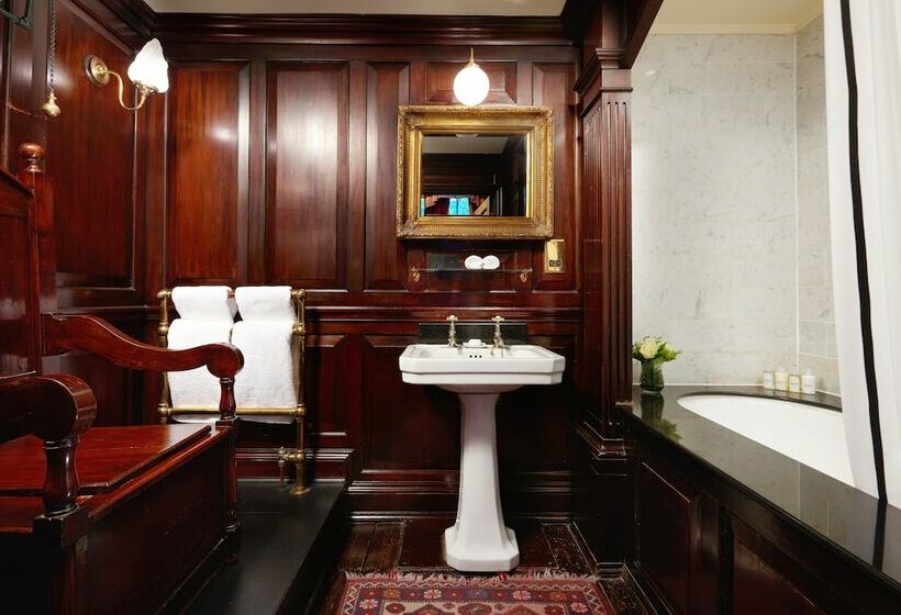 Полулюкс, The Gore London   Starhotels Collezione