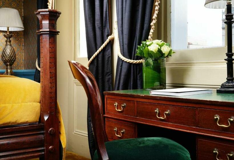 Номер Deluxe, The Gore London   Starhotels Collezione