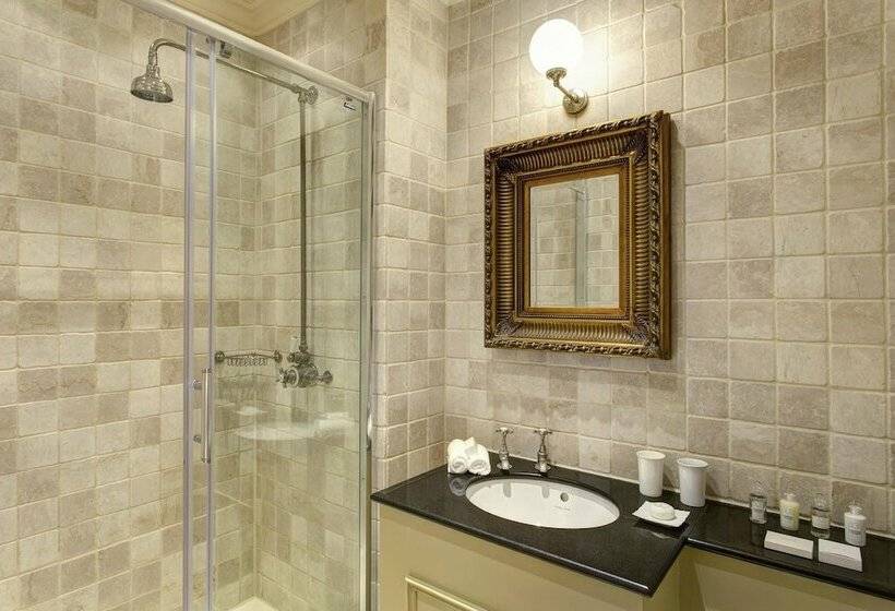 Номер Стандарт Индивидуальный, The Gore London   Starhotels Collezione