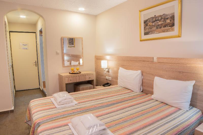 Habitació Triple Estàndard, Anita