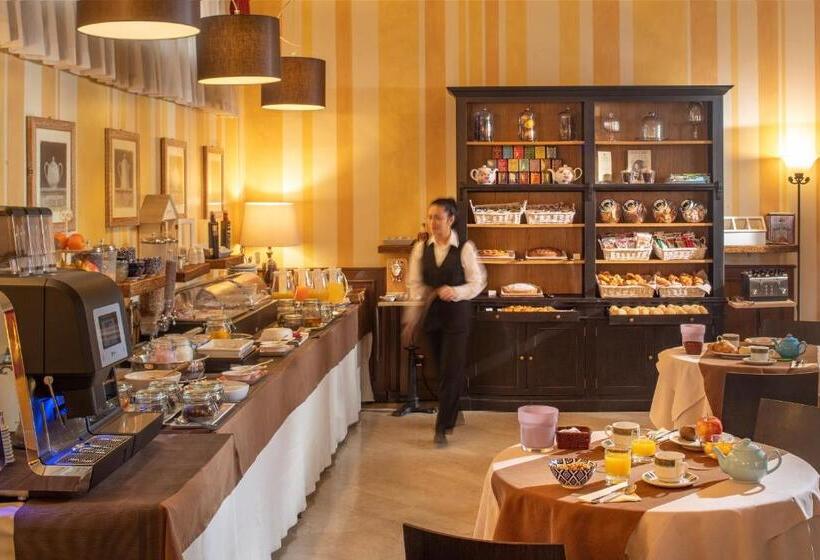 اتاق استاندارد چهار تخته, Ambasciatori