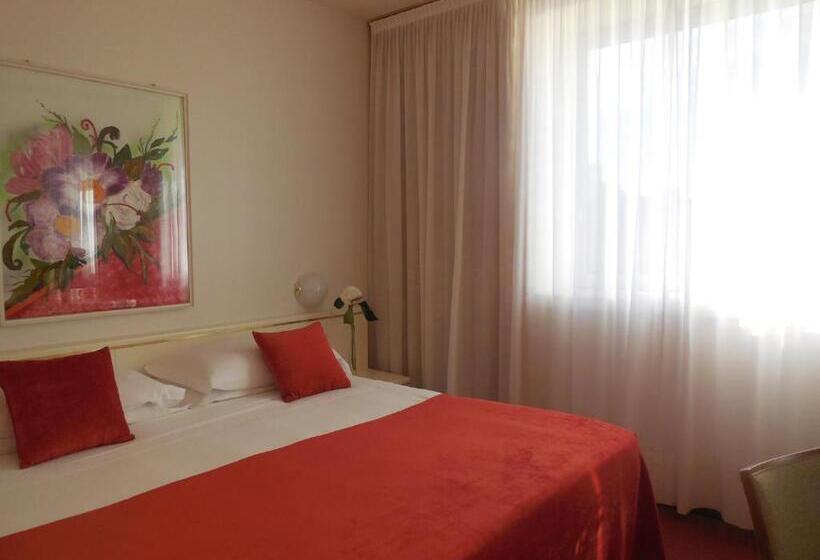 Camera Classica, Starhotels Cristallo Palace