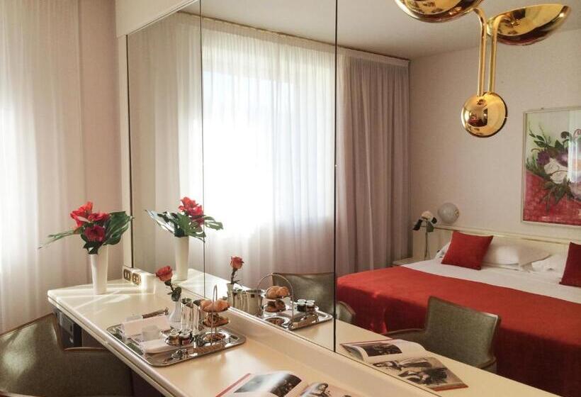 Camera Deluxe, Starhotels Cristallo Palace