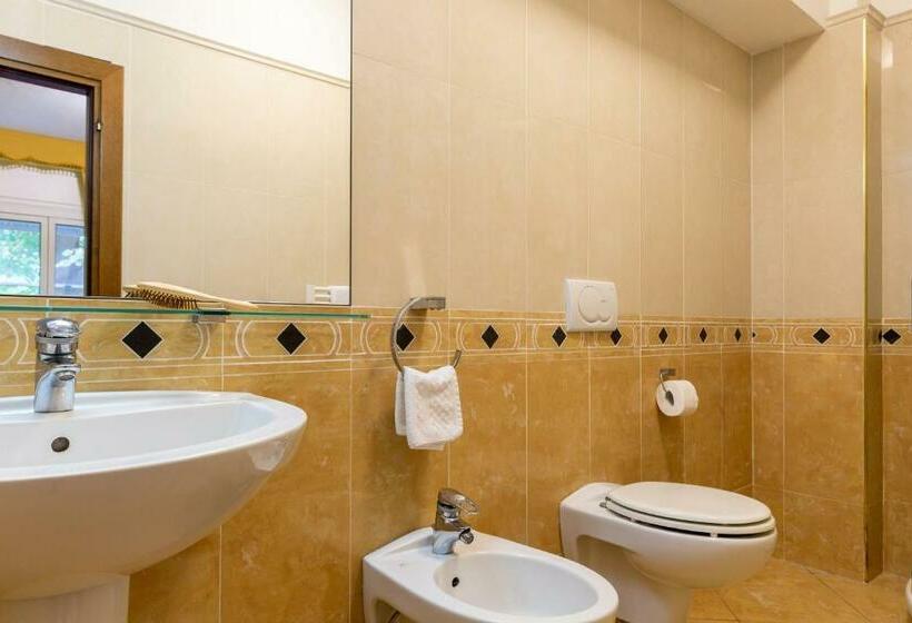 Полулюкс, Hotel & Residence Venezia 2000