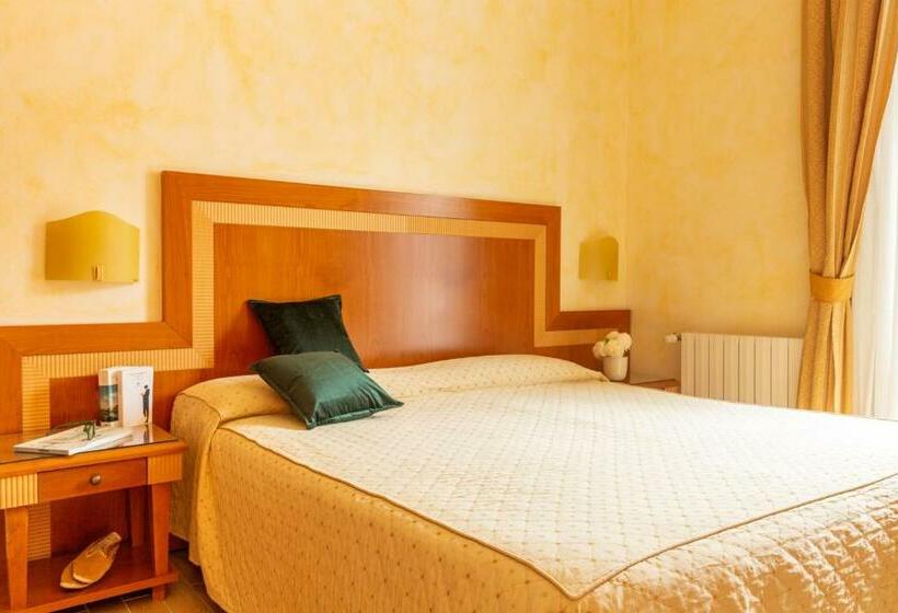Номер Стандарт Вид на Море, Hotel & Residence Venezia 2000