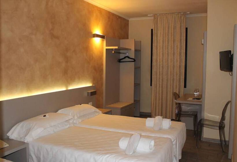 اتاق استاندارد سه نفره, Albergo Firenze